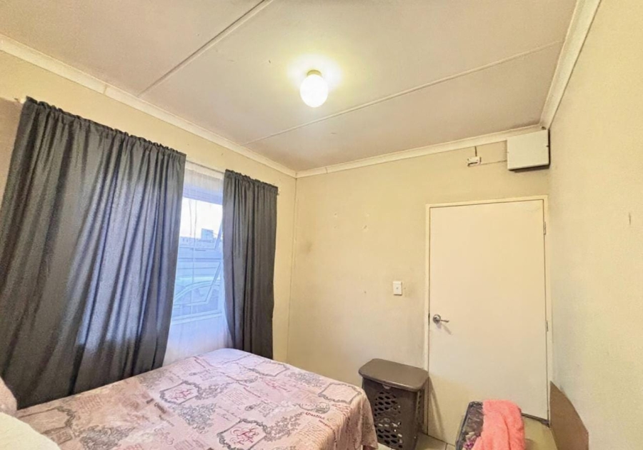 2 Bedroom Property for Sale in Hillcrest Heights Western Cape